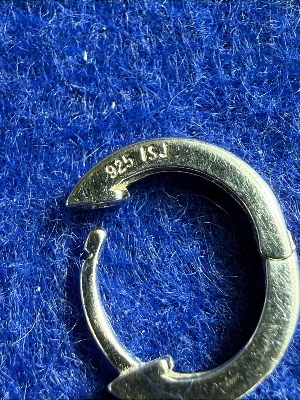 In Season Jewelry 925 Sterling Silver Staggered Gem Hoop earrings.